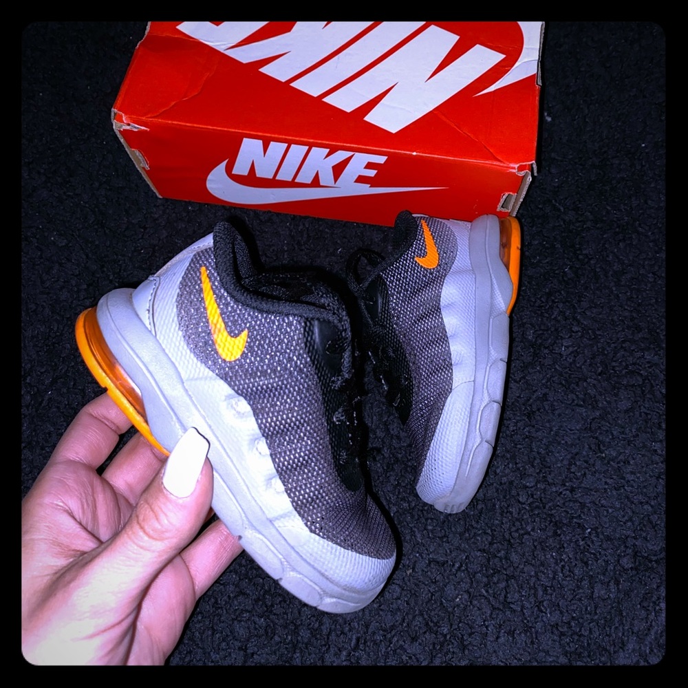 Nike Air max command flex